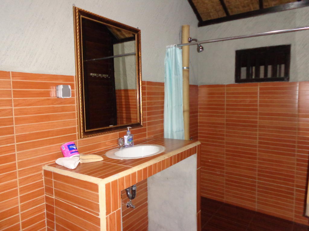 Gili Bintang Bungalow Senggigi Room photo